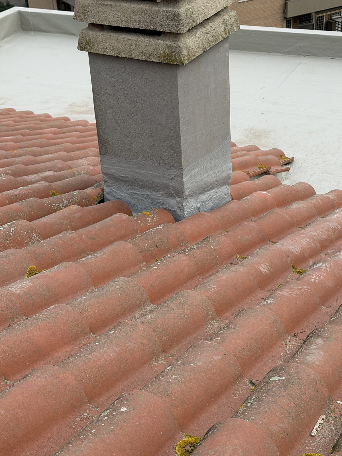 Base di comignolo pulita prima del trattamento